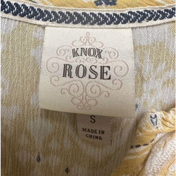 Knox Rose short sleeve vneck top - Picture 3 of 5